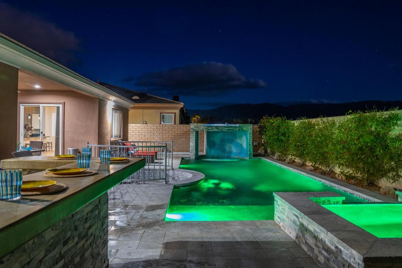 Sentiero - New Resort Style Living, Multi Level Poolインディオ エクステリア 写真